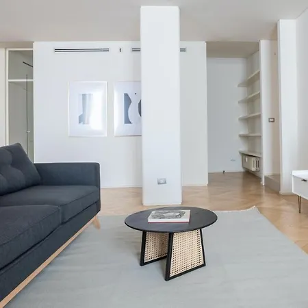 Plum Guide - Raphael's Canvas Apartment *